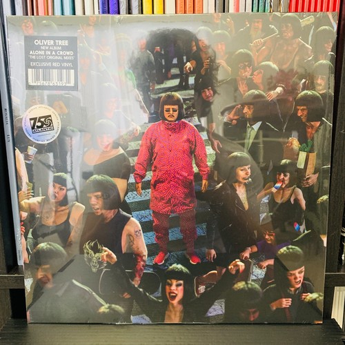 Oliver tree alone - oliver,
